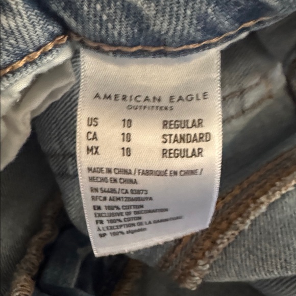 American Eagle Outfitters Distressed Blue Jeans - Picture 3 of 5